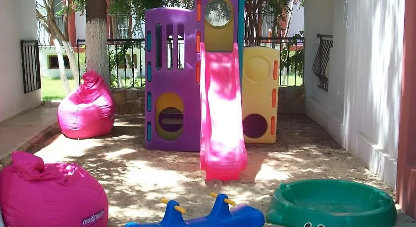 Kriss Otel أورتاكنت 3*,  تركيا