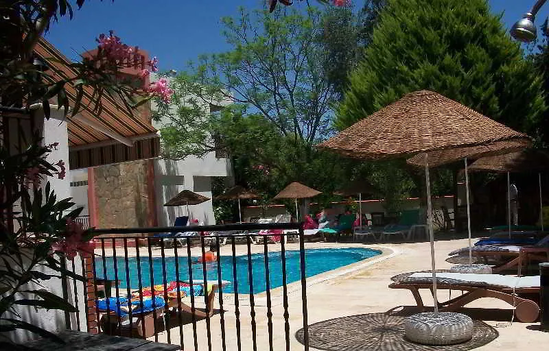 Kriss Otel أورتاكنت 3*,