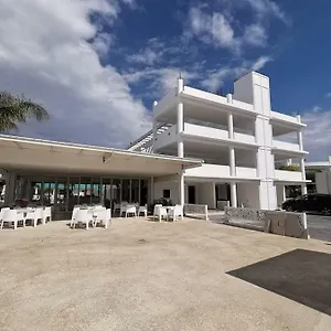 leros-hotel.hotelsatayianapa.com/